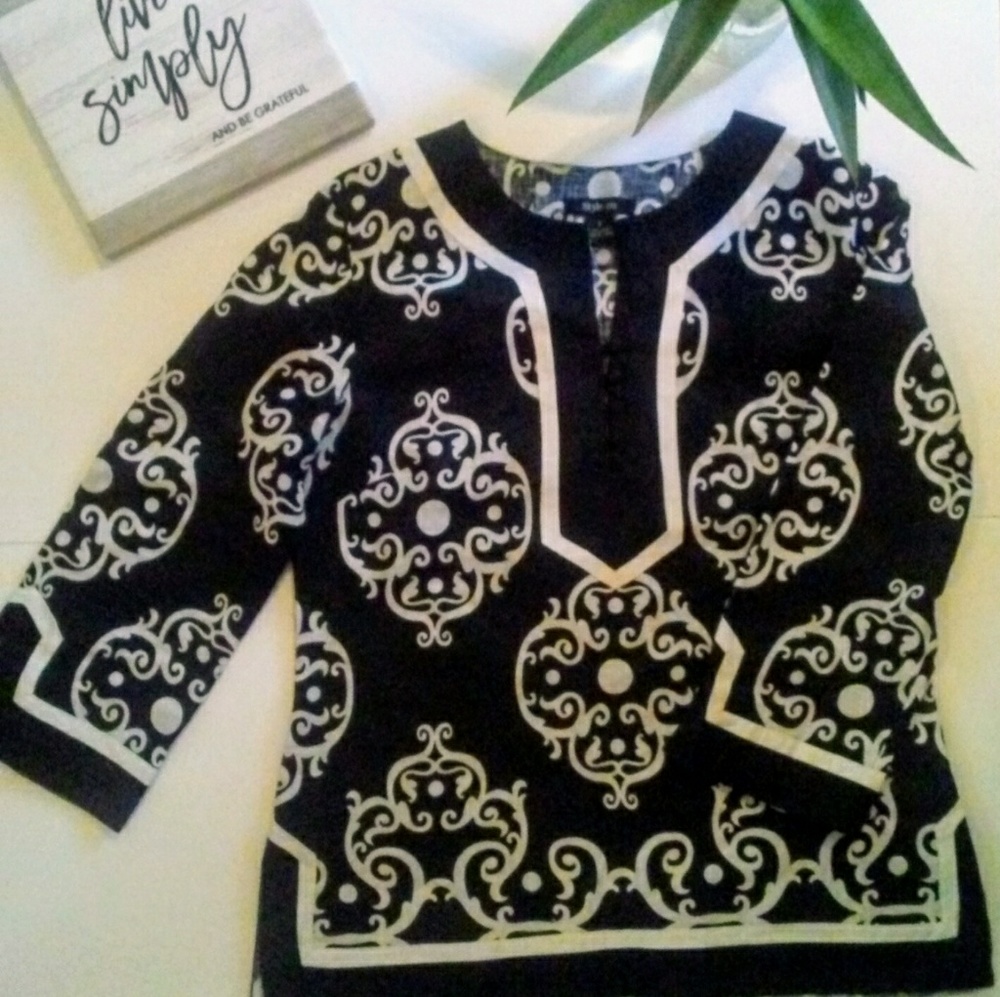 Linen tunic.  black and white. Style & co. Size 6